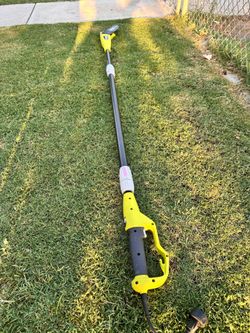 Shop RYOBI
8 in. 6 Amp Pole Saw