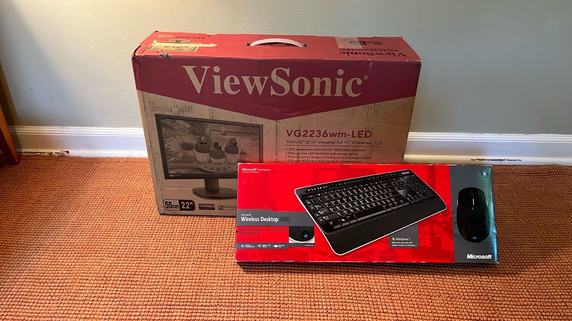 Monitor, And Wireless Keyboard With Mouse