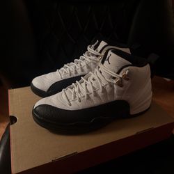 Jordan 12 White N Black 