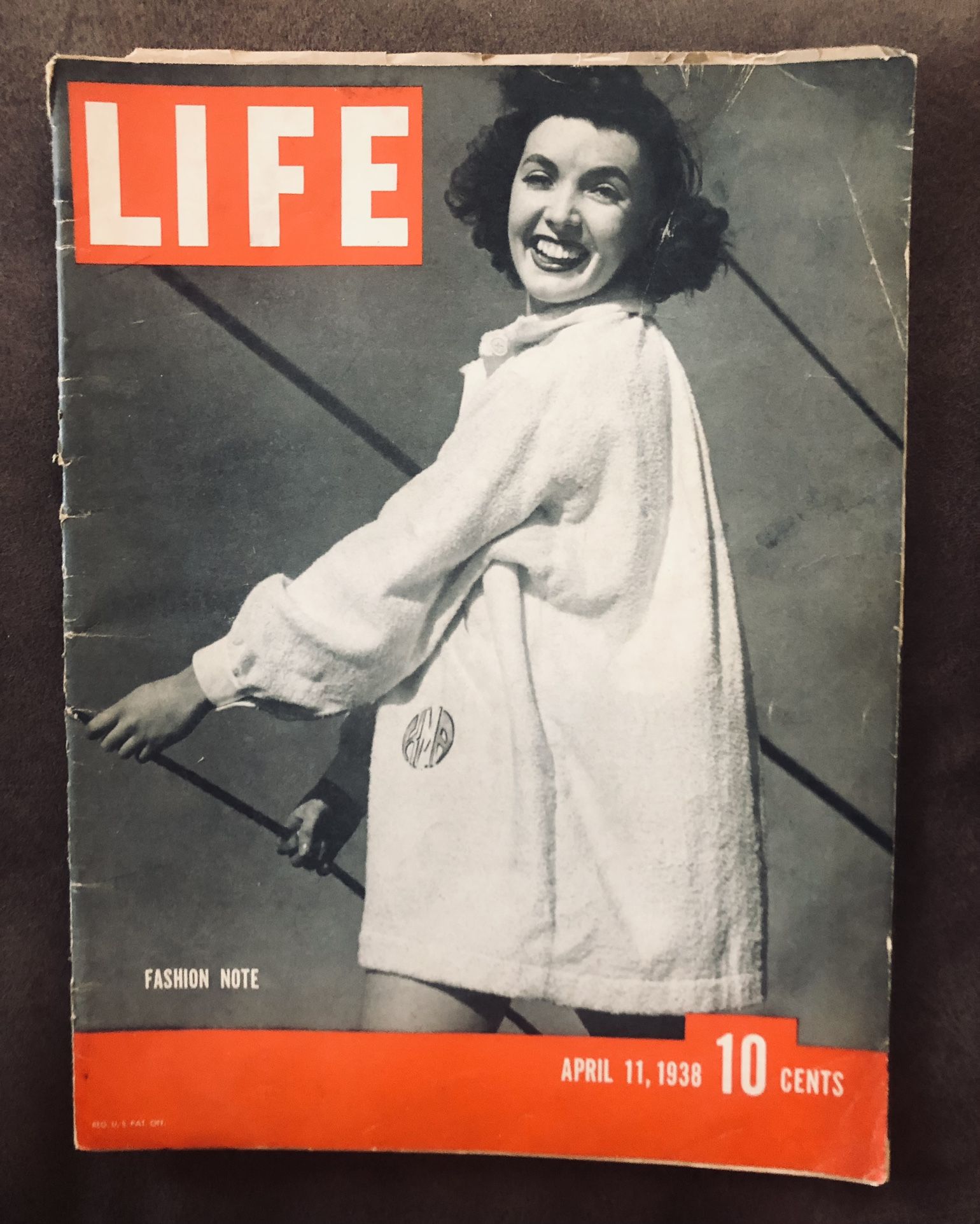 Vintage Life Magazine April.11,1938 Great Advertising, Stories And Photos GC