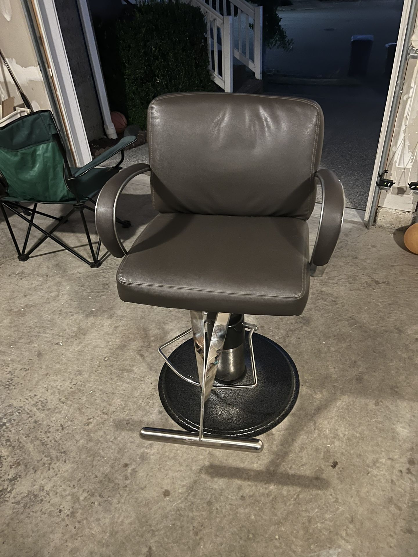 Salon Styling Chair