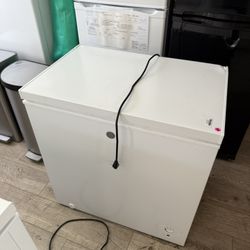 ❄️ NEW GE - 7.0 Cu. Ft. Garage-Ready Chest Freezer - White Model: FCM7STWW