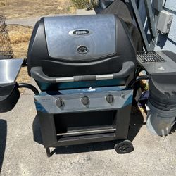 Like New Fiesta Optima Gas Grill 