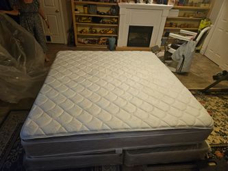 Sealy Posturepedic King Mattress.