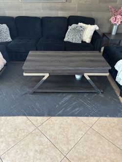 Lift top coffee table