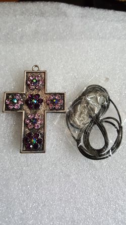 Vintage style cross pendant