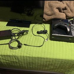 Xbox one comes with monitor give me your best offer/price