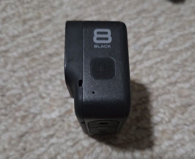 Gopro Hero 8 Black With 4 Batteries And Charger, 256 Gb, 64 Gb And 32 Gb Card