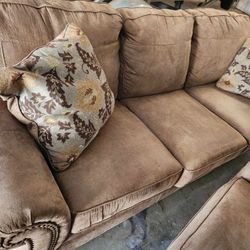 Matching Couch & Love Seat 