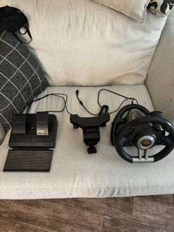 PS4 Steering Wheel With Pedals
