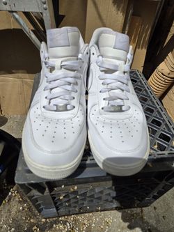 Low Top Air Forces Size 13