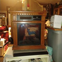 Small electric fireplace heater good condition $25 firm price local pickup fcfs