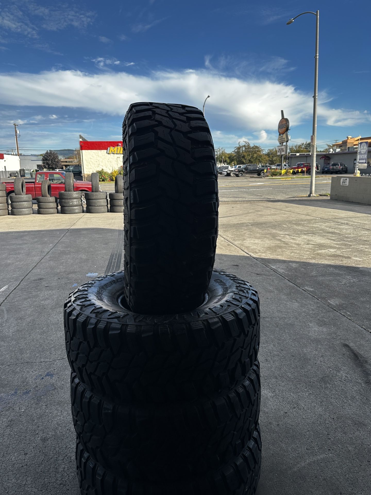 35x12.50R15 Mastercraft Courser MXT