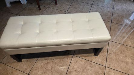 White ottoman