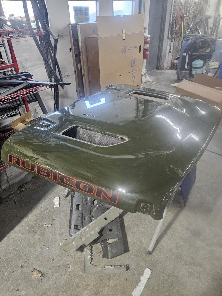Jeep Wrangler Hood