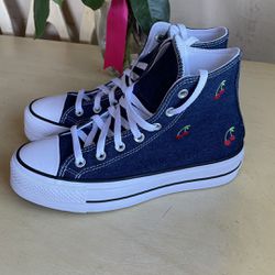 Converse Womens Shoes Size 7.5 $40 