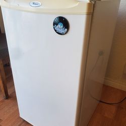Whirlpool Mini Fridge - Working 