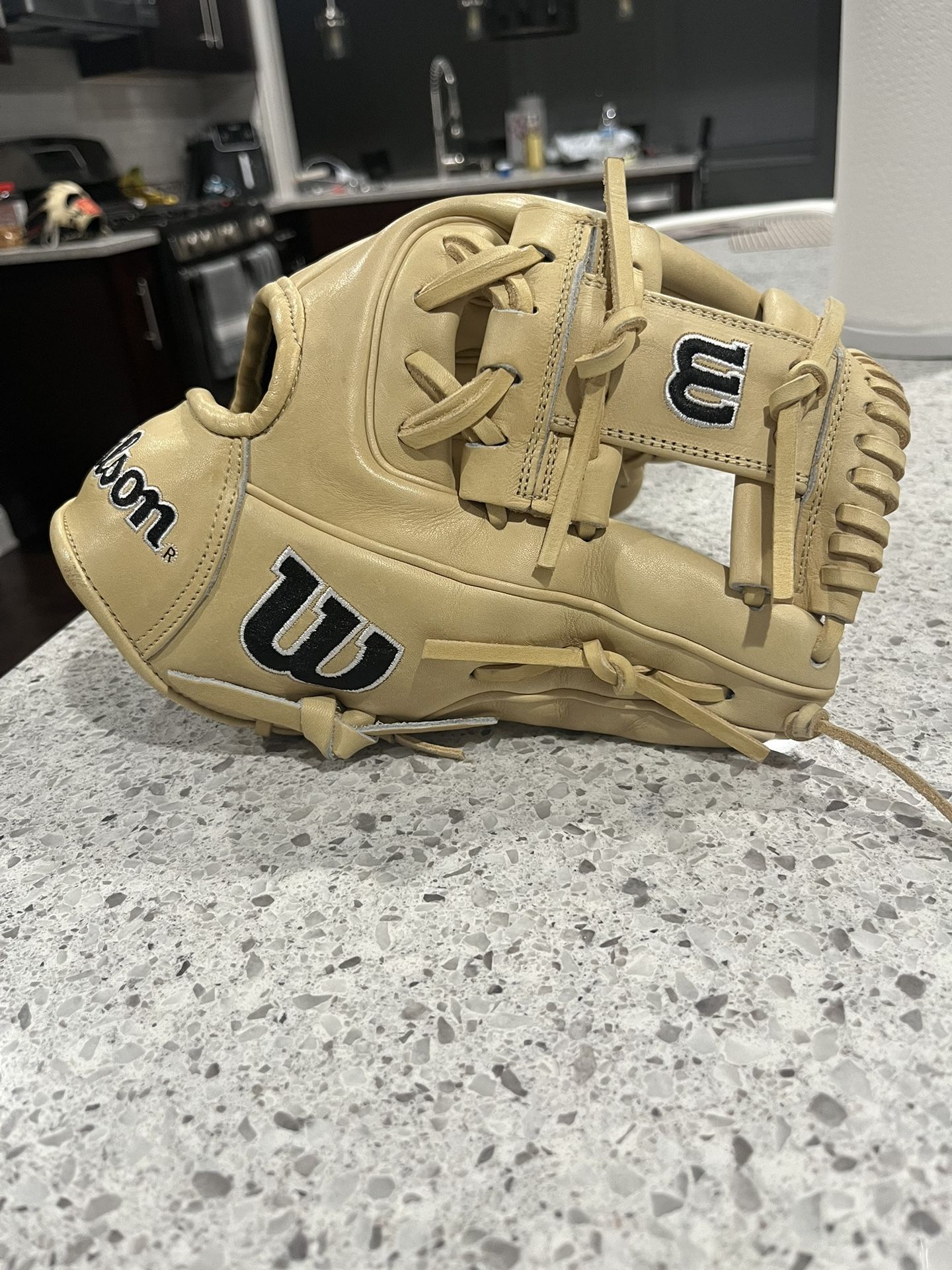 Wilson A2000 size 11.5