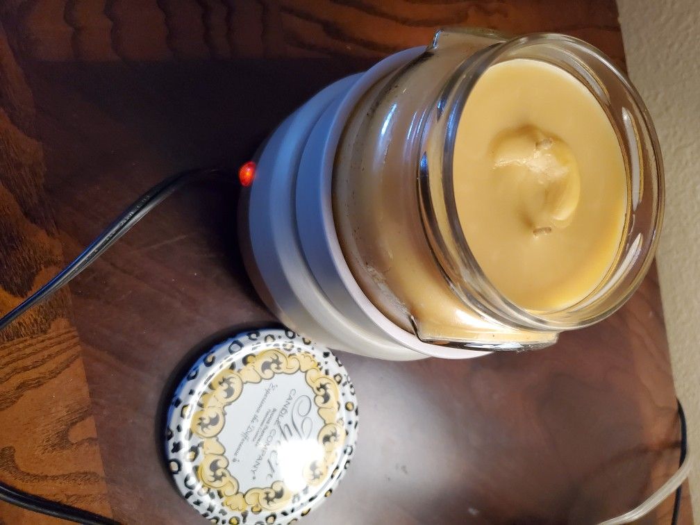 Tyler Candle With Heated Base