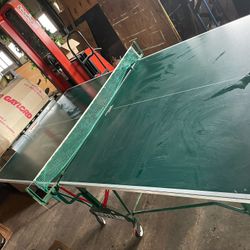 Ping Pong Table 