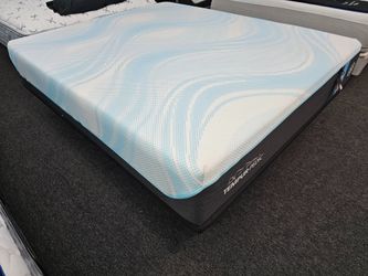 55% OFF - Tempur-Pedic LuxeBreeze 2.0 Medium Hybrid California King Mattress