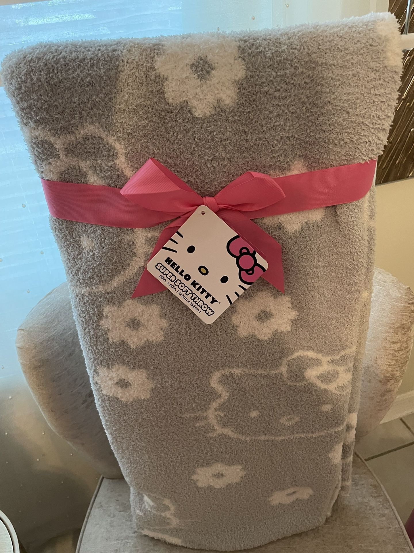Hello Kitty Soft Gray & White Reversible Throw Blanket 