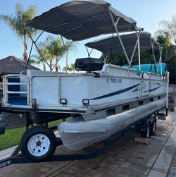 1991 Tracker Pontoon Boat 25’ and Trailer