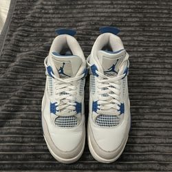 Jordan 4s Military Blue Size 9.5 