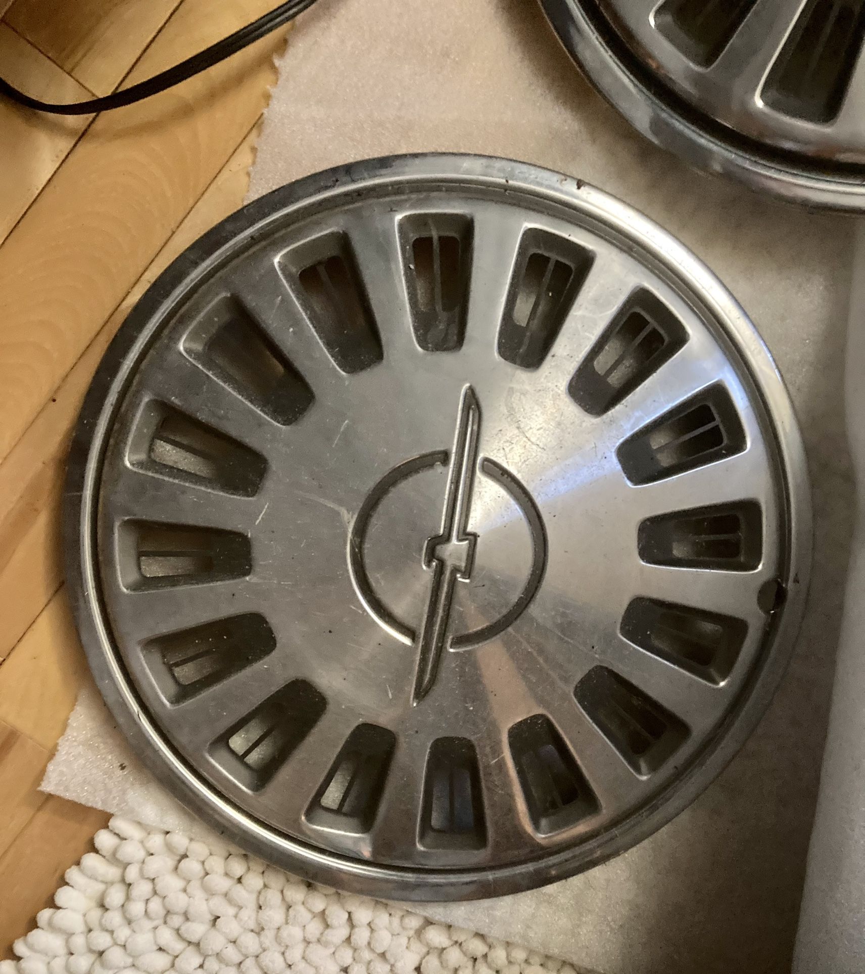 Set Of 4 ‘83-‘84 Thunderbird Hubs