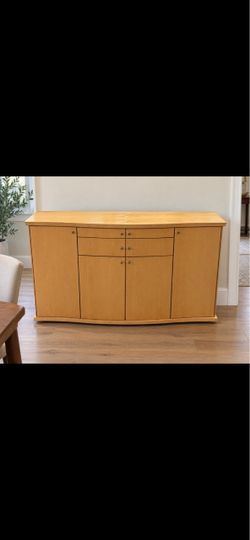 Light Wood Buffet Sideboard / Storage Cabinet