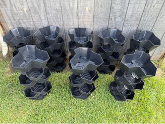 40 Vertical Stackable Garden Planters / Strawberry Towers – Mostly New