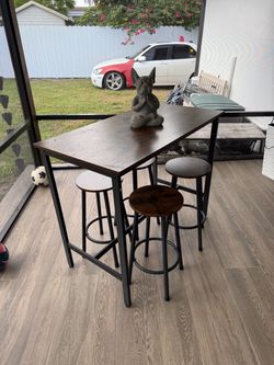 5 piece patio bar style height set