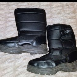 FIRM IN MERCED‼️MENS SNOWBOOTS SIZE 13