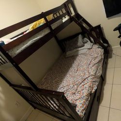 BUNK BED QUEEN DOWN AND TWIN UP