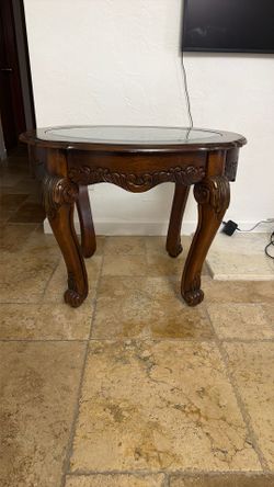 VINTAGE WOODEN END TABLE