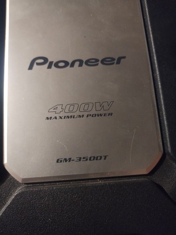 Pioneer 12 With A 400W  Pioneer Amp 