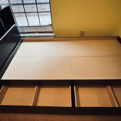 Twin Bed Frame/Mattress