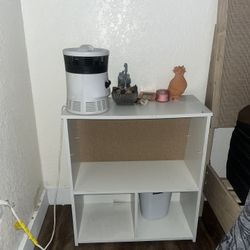 Shelves/bed stands