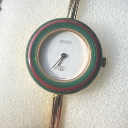 Women’s Gucci 1100-L Watch 
