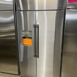 Dacor 42 Inch Wide Refrigerator Built In 