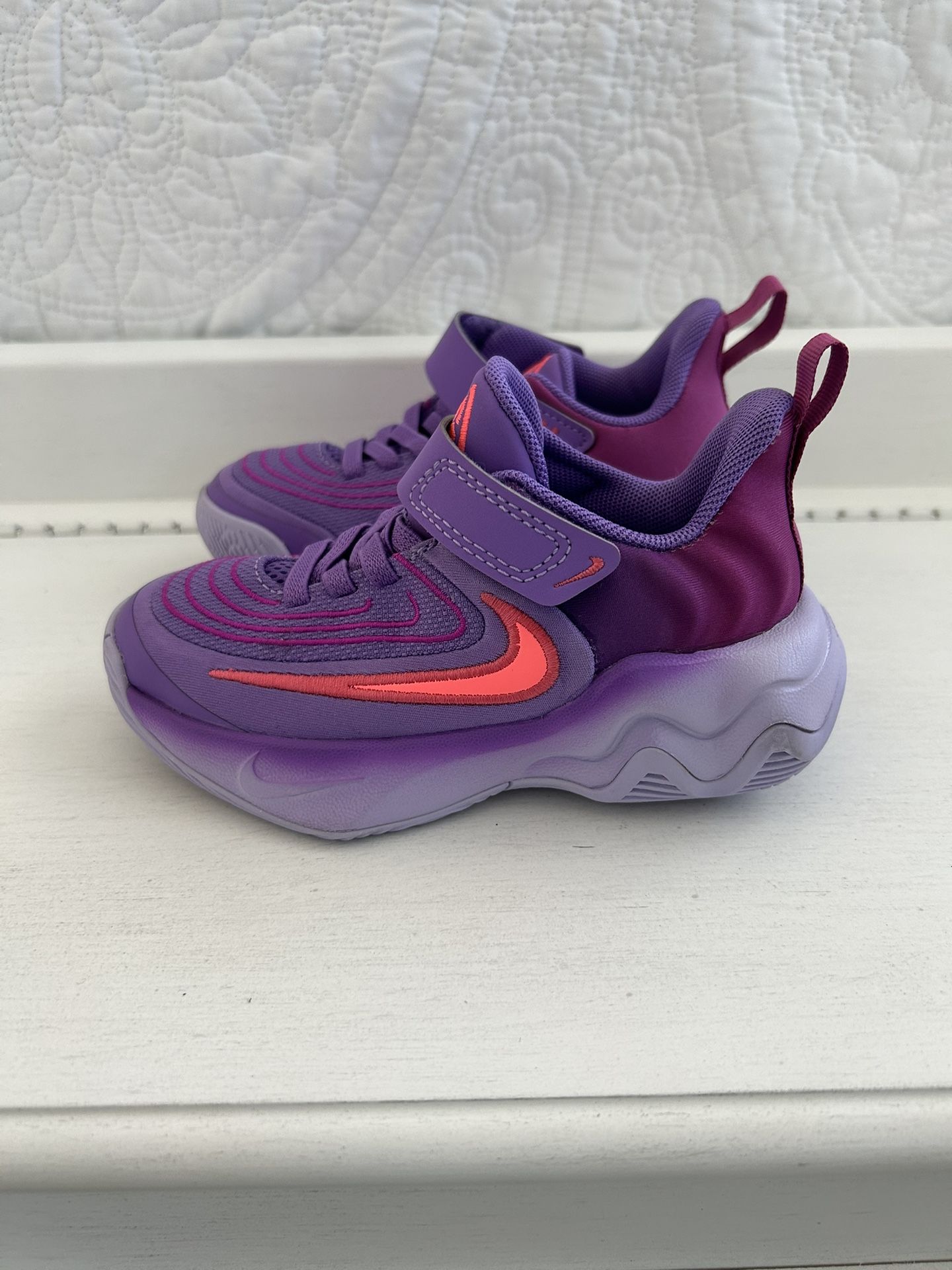 Nike Giannis Immortality 4 - Shoes Size 9C Kids (New Without Tags)