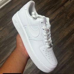 White Airforce 1s Sizes 7-12 