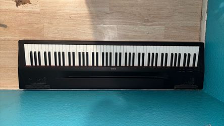 YAMAHA electric piano p-60
