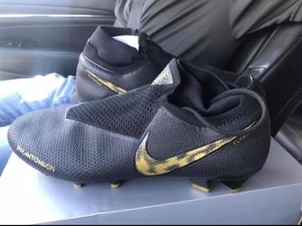 Phantom SN soccer cleats