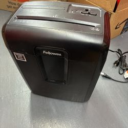 Fellowes BMC Paper Shredder