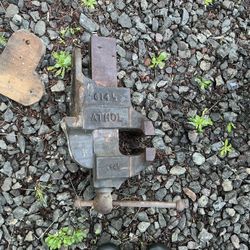 Total Of 3-Athol 614 1/2 Vise, Central Forge 4” Swivel Vise with Anvil, Alltrade Vise-Located Lakebay