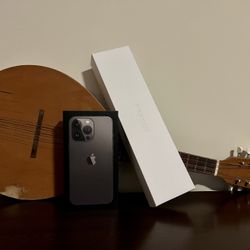 iPhone 13 Pro 512GB Graphite-Apple Watch Series7 Midnight 45mm Cell