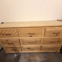 Dresser / Draws 