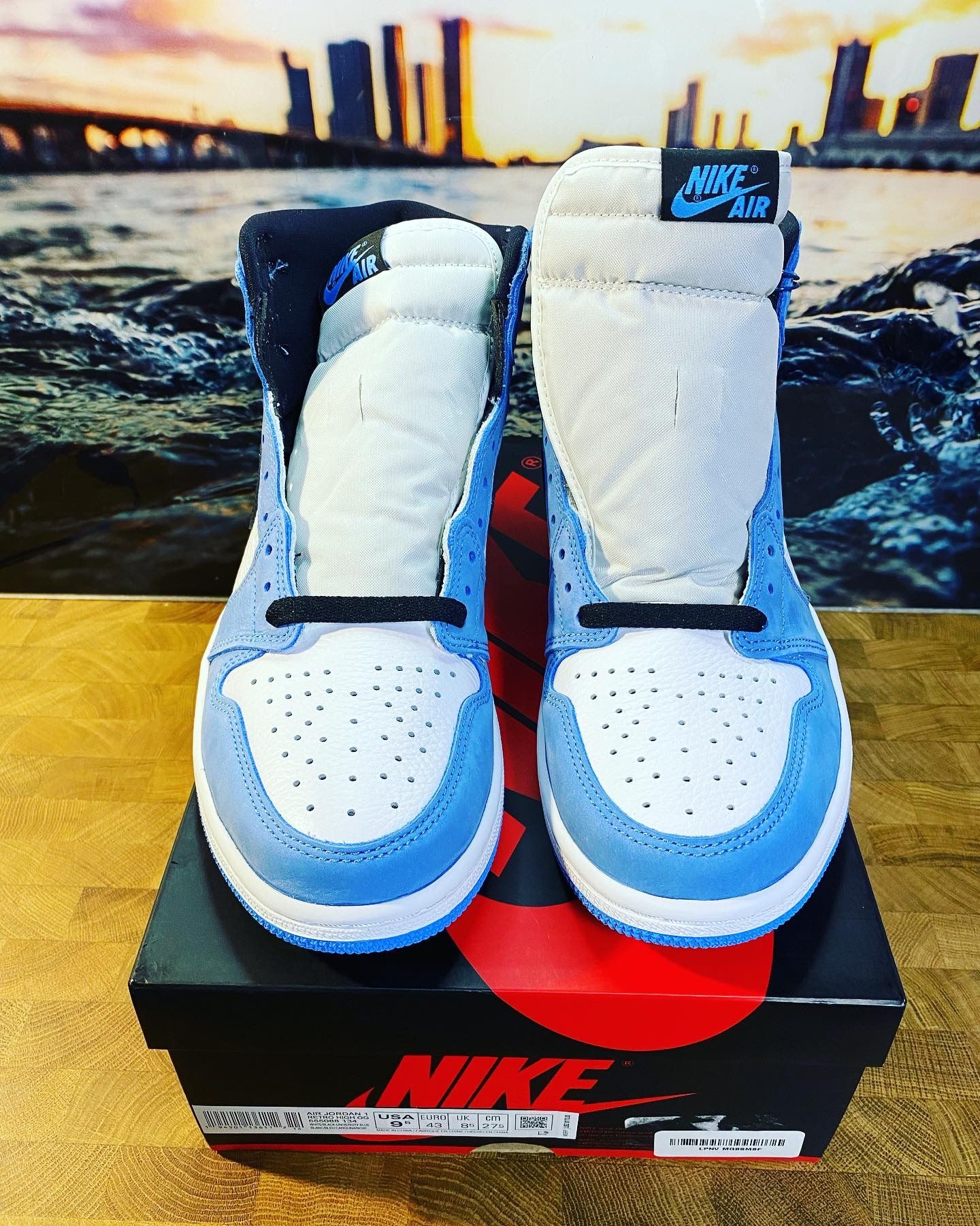 Air Jordan 1 Retro High OG University Blue 2021