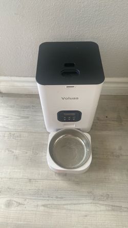 Automatic pet feeder